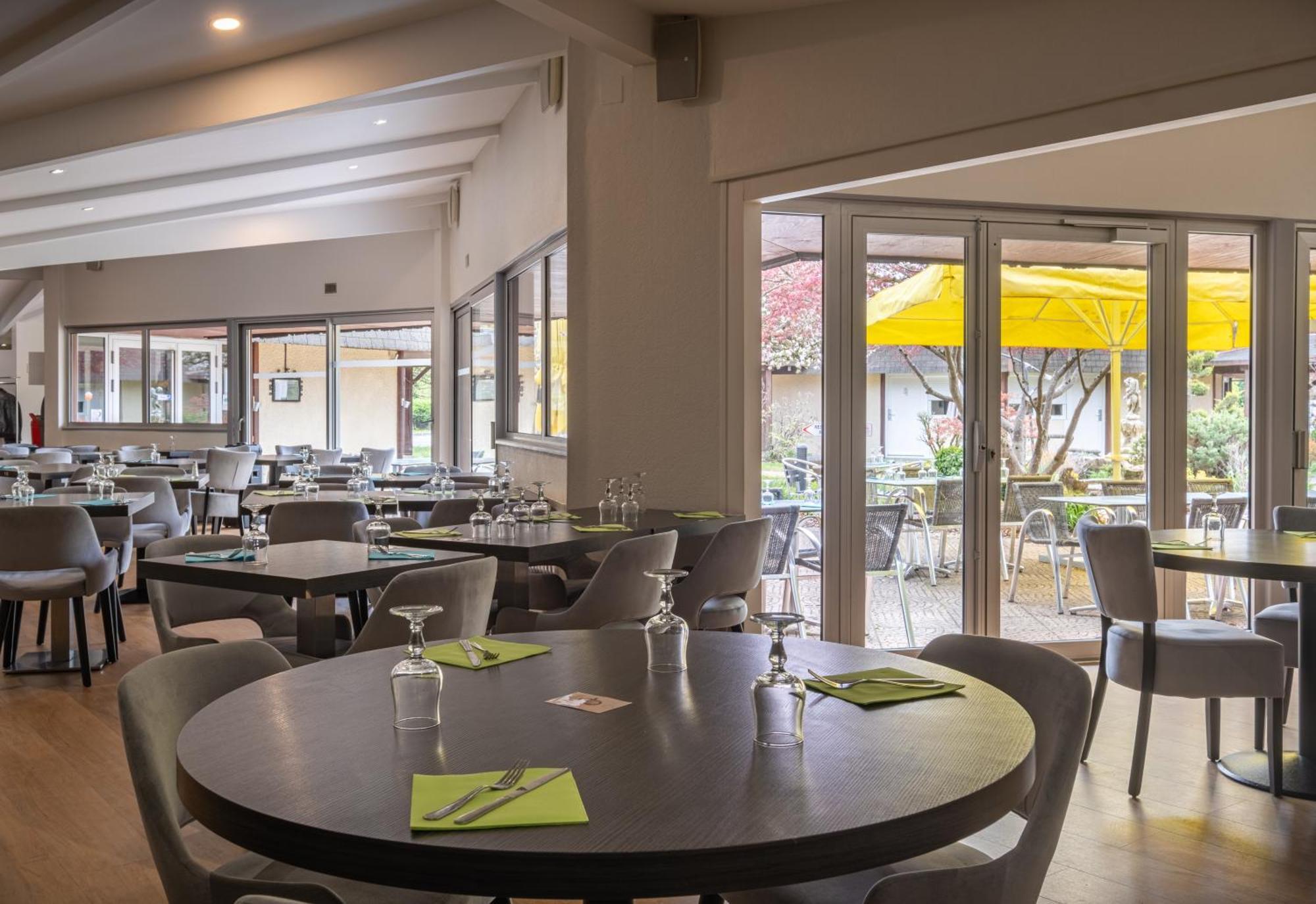 Charme Hotel, Montbeliard Sud Exterior photo