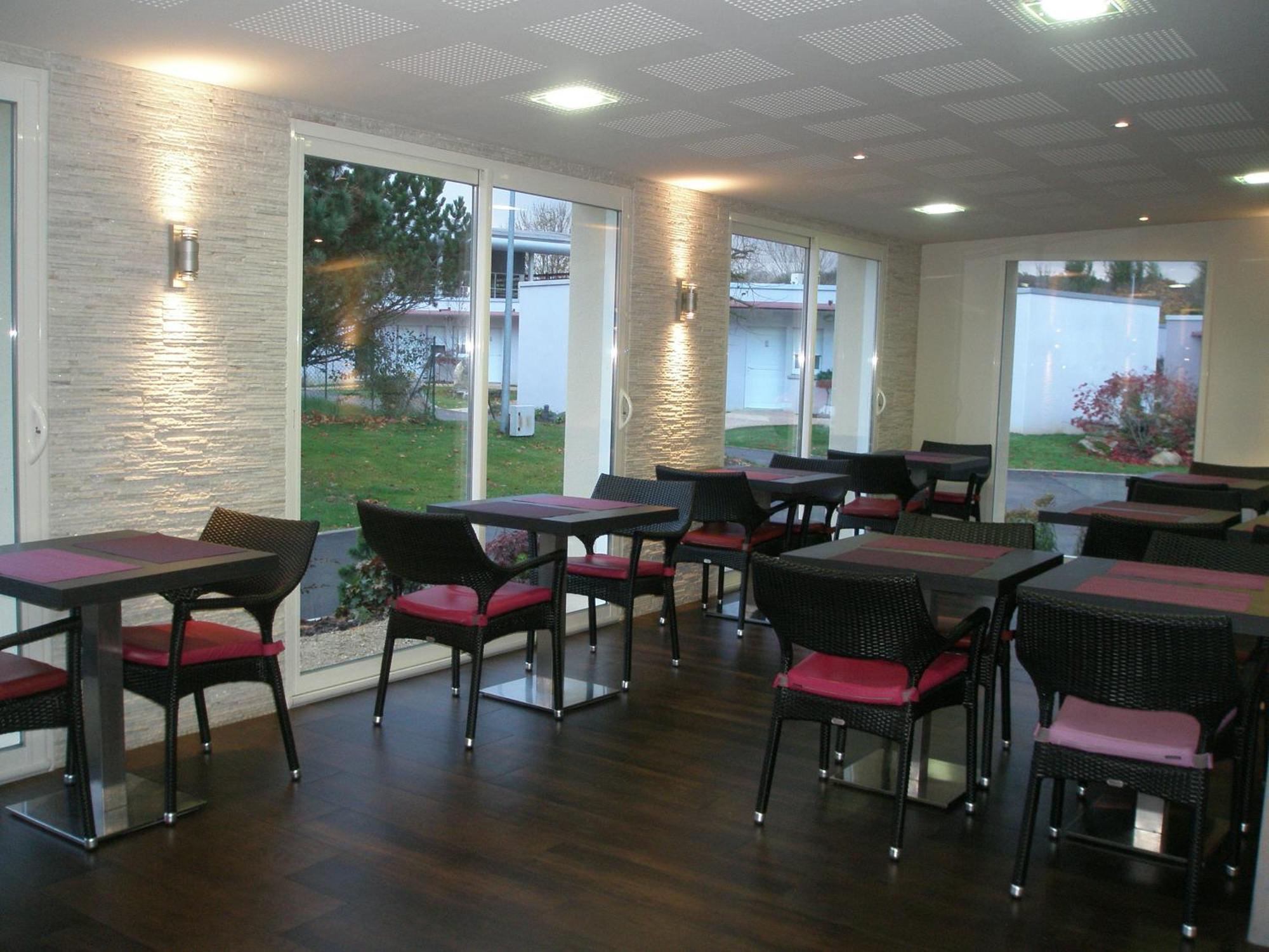 Charme Hotel, Montbeliard Sud Exterior photo